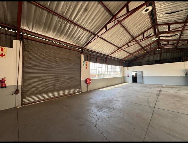 400M² WAREHOUSE TO LET IN WYNBERG